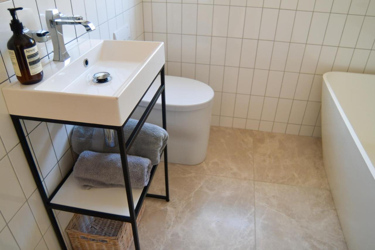Luxury Croft Templepatrick Near Airport Rabbit And Hilton Hotel Exteriör bild